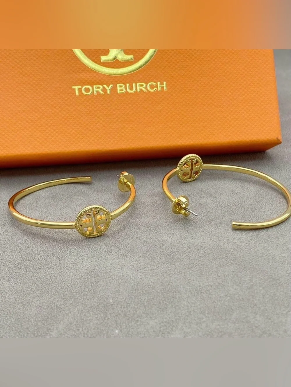 Tory Burch Gold Logo Medallion Large Hoop Earrings - Picture 2 of 2